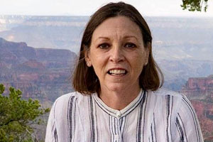 Beth Proffitt headshot